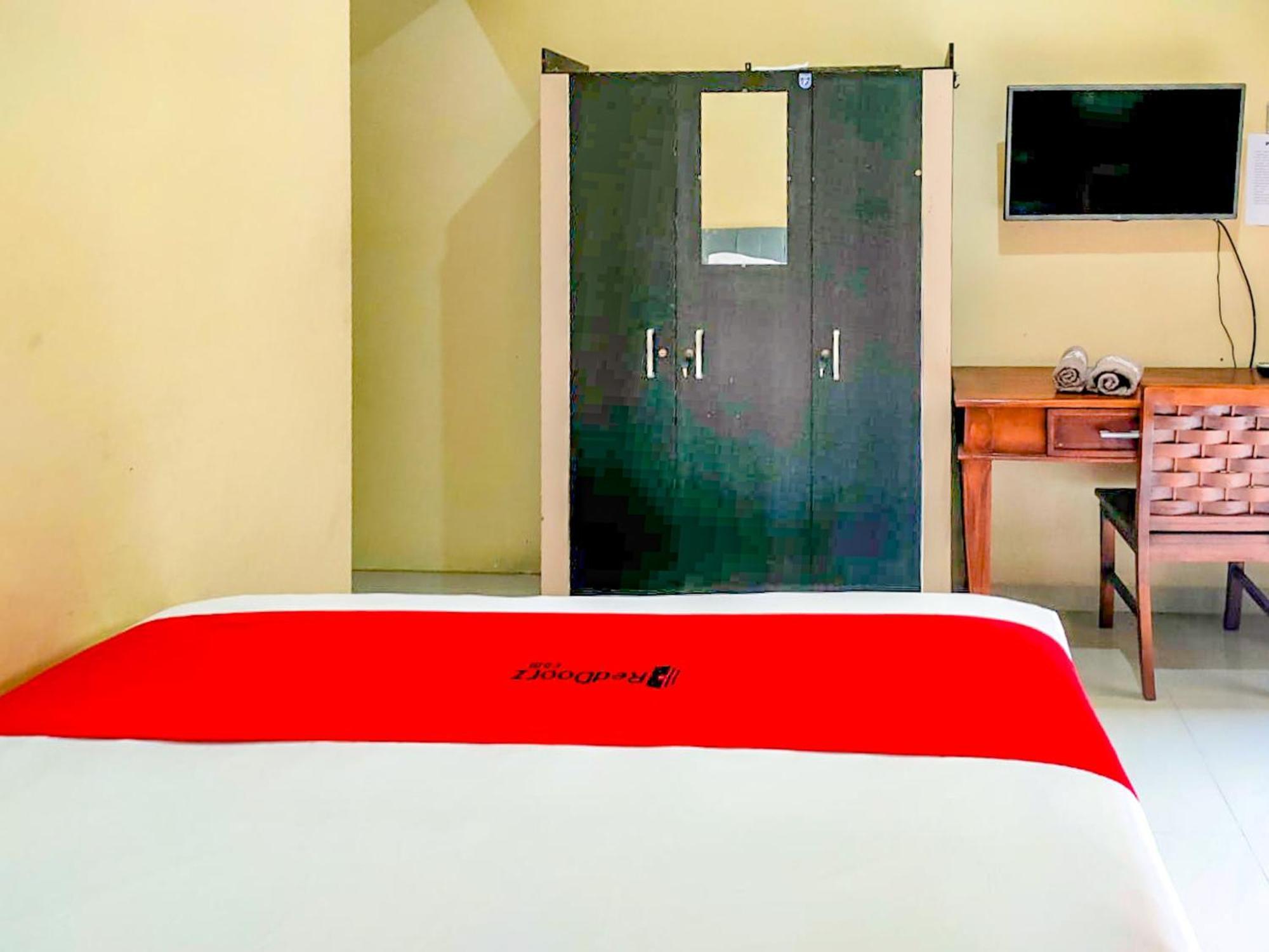 Reddoorz At Kutisari 2 2* Surabaya
