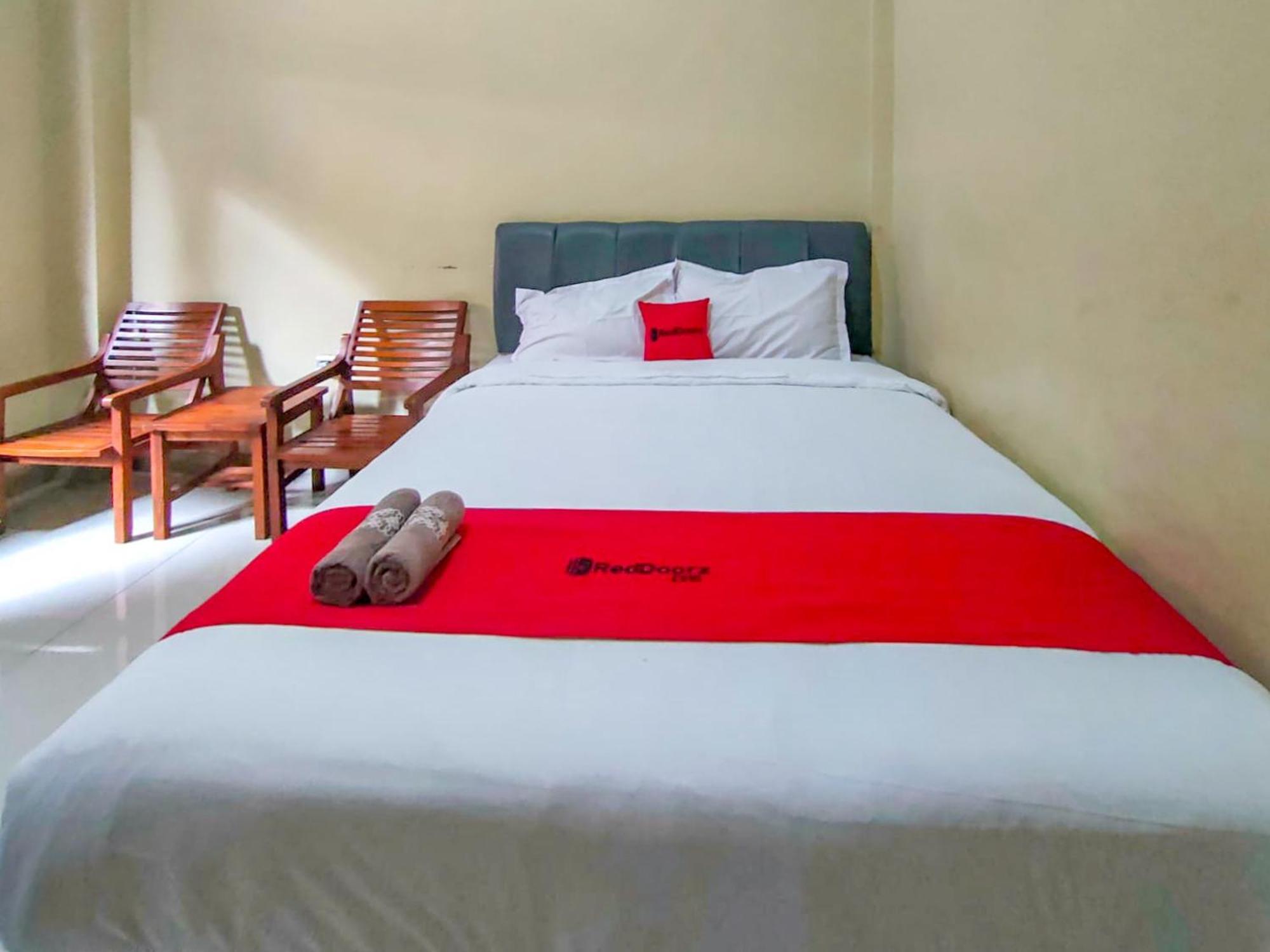 Hotel Reddoorz At Kutisari 2 Surabaya