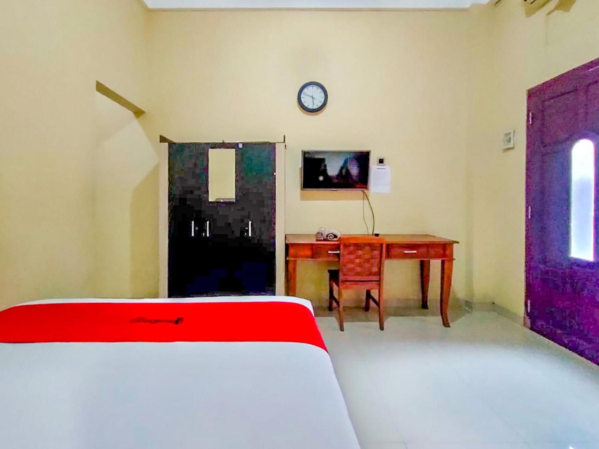 Hotel Reddoorz At Kutisari 2