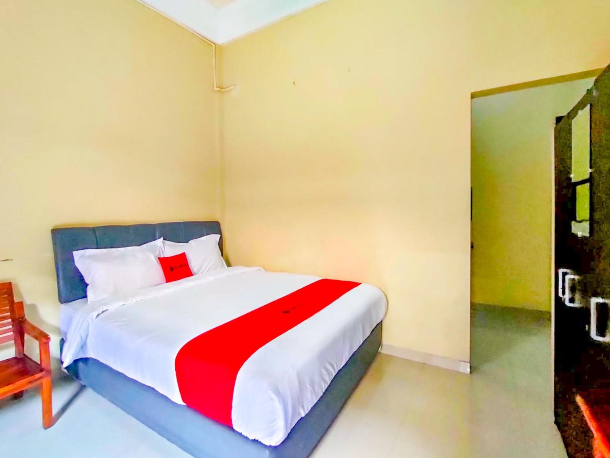 Reddoorz At Kutisari 2 2*