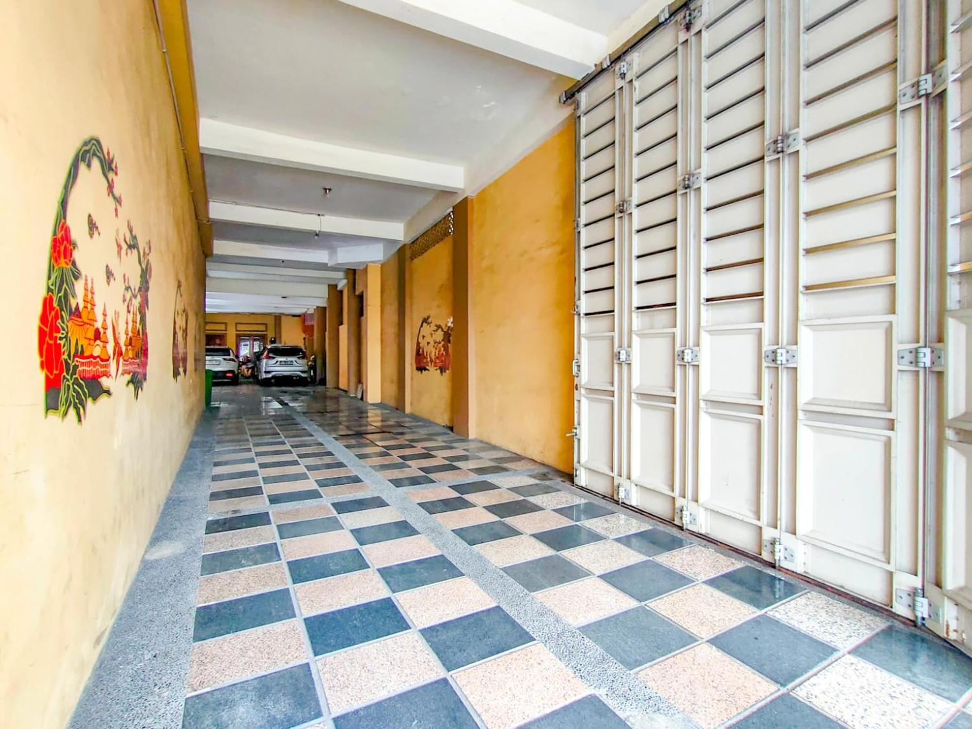 Reddoorz At Kutisari 2 Hotel