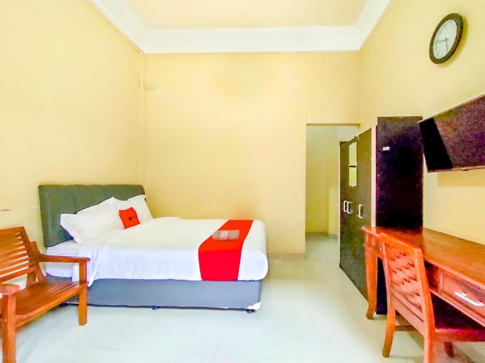 Reddoorz At Kutisari 2 2* Surabaya